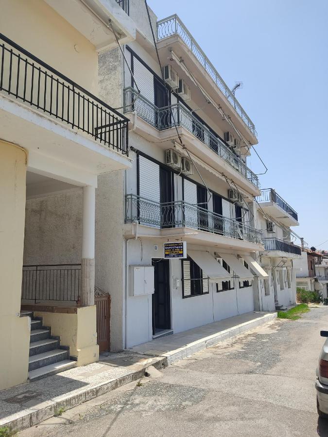 Λεμονιά Ενοικιαζόμενα Δωμάτια Loutra Edipsou  Exteriér fotografie